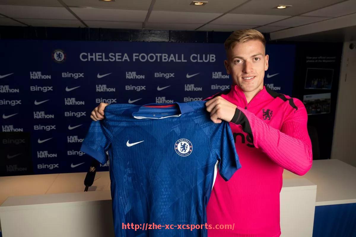 杏彩体育-明日比赛推荐：值得关注的意甲焦点对决与球队解析